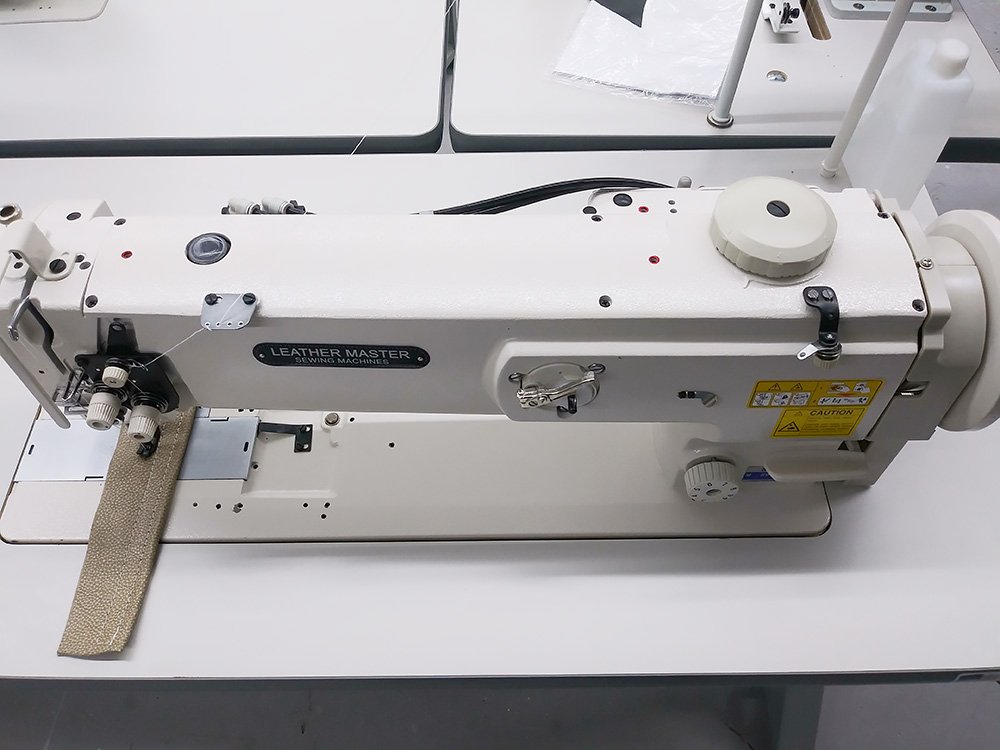 LEATHER MASTER KS-1508L-18 Long Arm Sewing Machine
