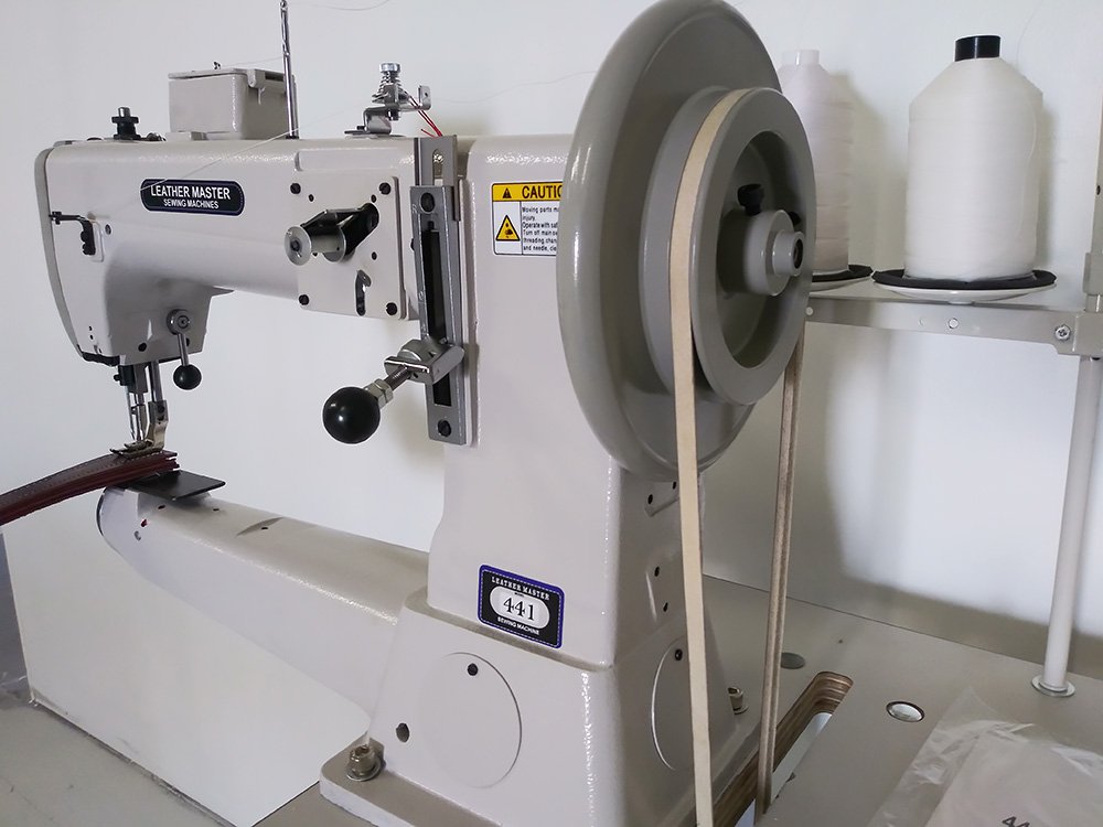 LEATHER MASTER LM-441 Cylinder Arm Leather Sewing Machine