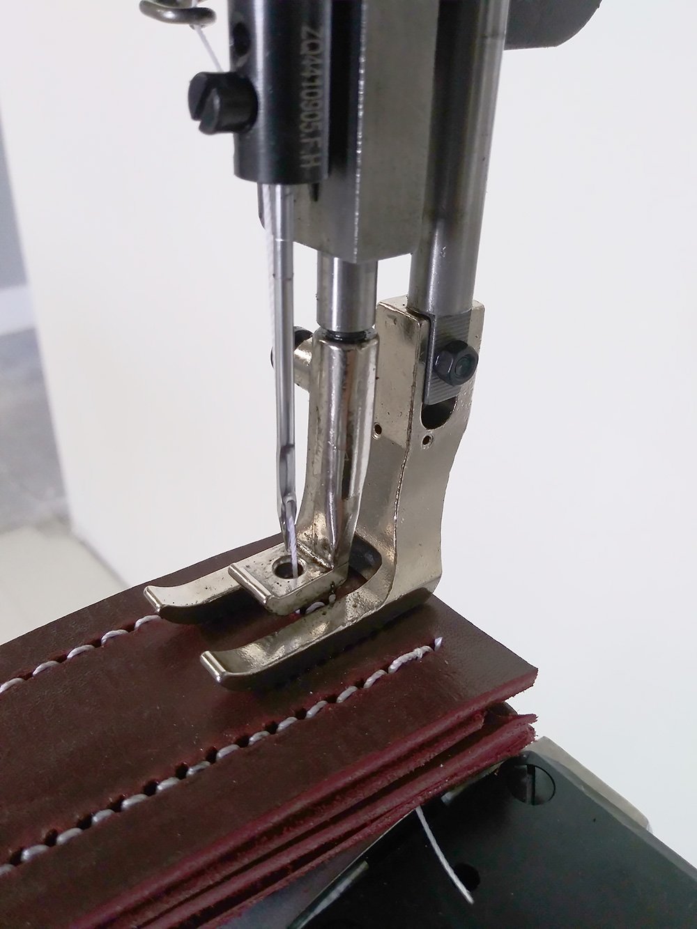 LEATHER MASTER LM-441 Cylinder Arm Leather Sewing Machine