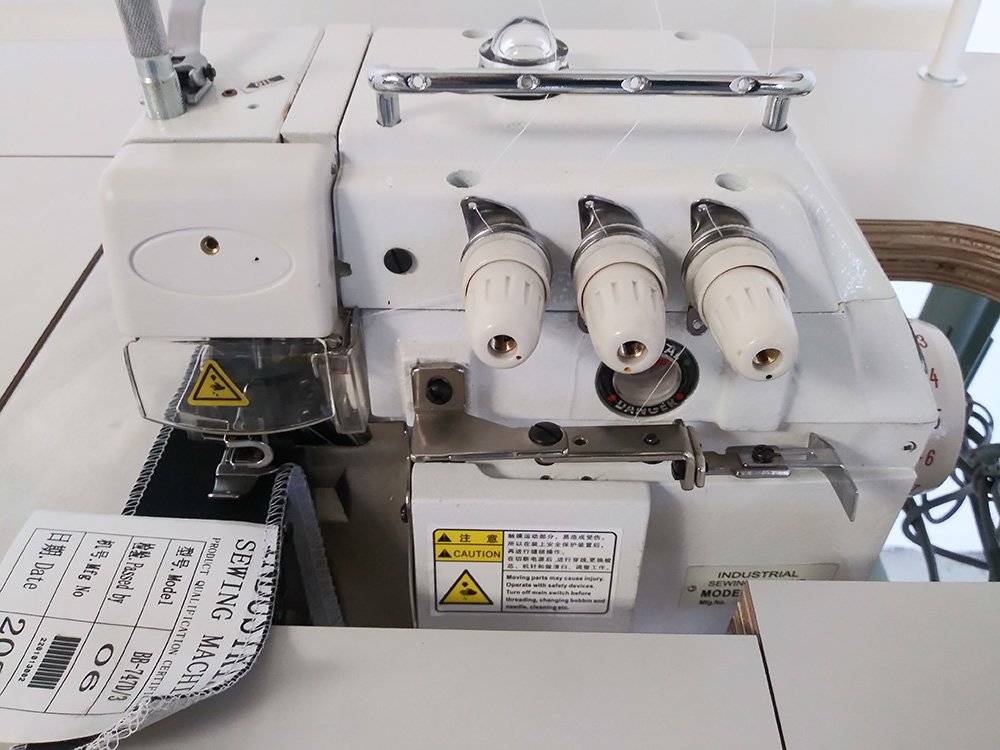 LEATHERMASTER BB-747D/3 Three Thread Serger