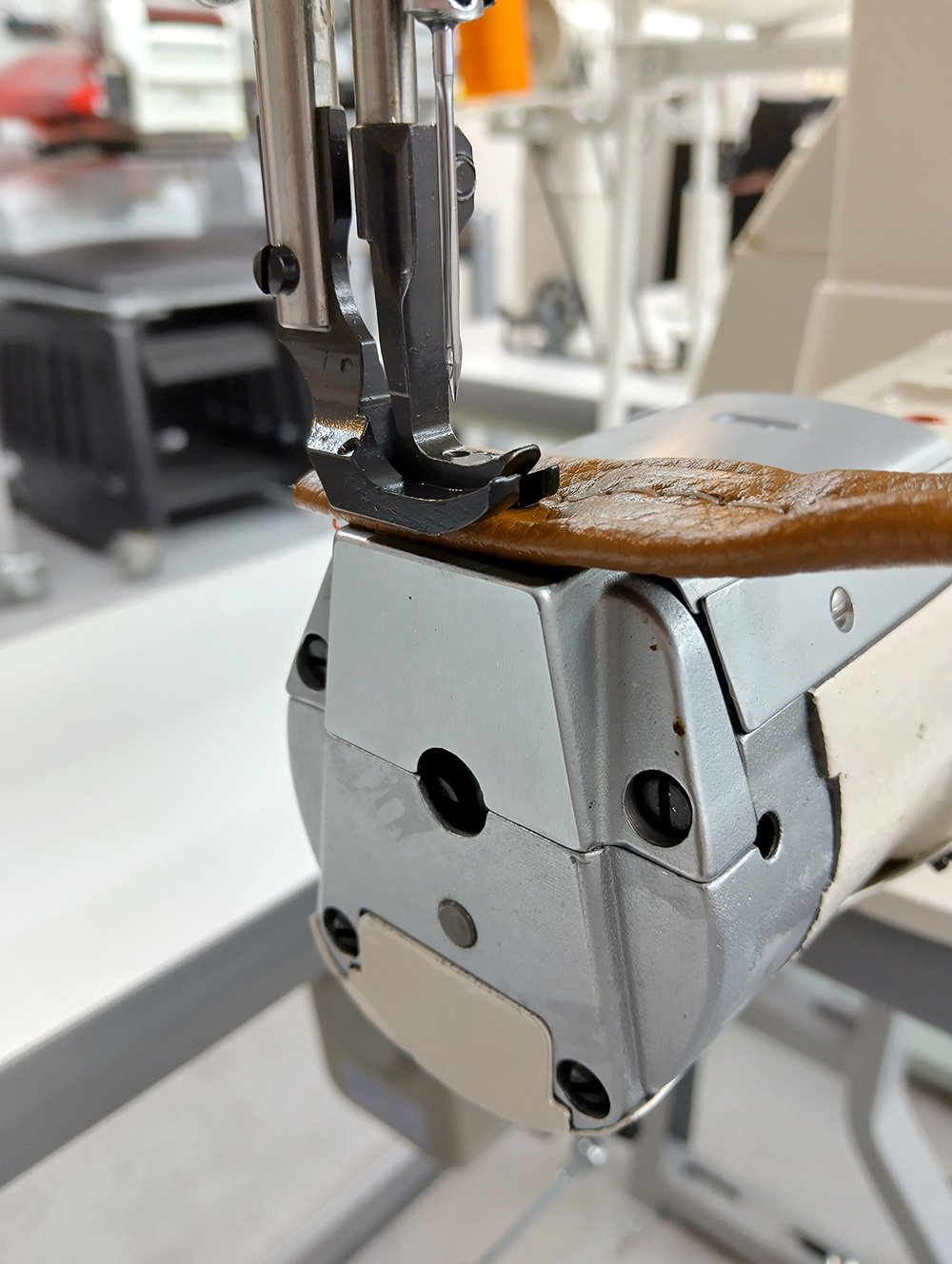 LEATHERMASTER KS-1341 Cylinder Arm Walking Foot Sewing Machine