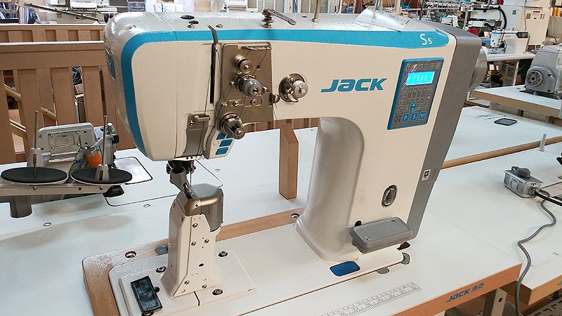 JACK S5-91 Full Automatic Post Bed Sewing Machine with Roller Foot