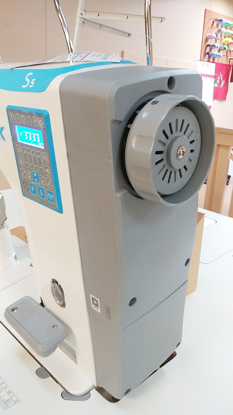 JACK S5-91 Full Automatic Post Bed Sewing Machine with Roller Foot