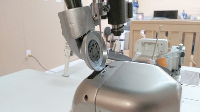 JACK S5-91 Full Automatic Post Bed Sewing Machine with Roller Foot