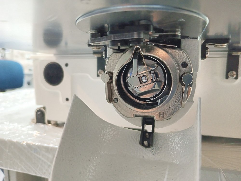 Automatic Label Sewing Machine Pattern Sewing Machine KINGMAX GT-210E-1306