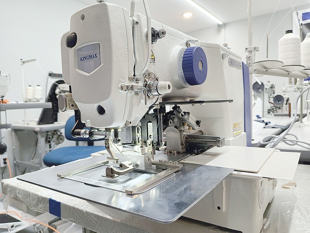 Automatic Label Sewing Machine Pattern Sewing Machine KINGMAX GT-210E-1306