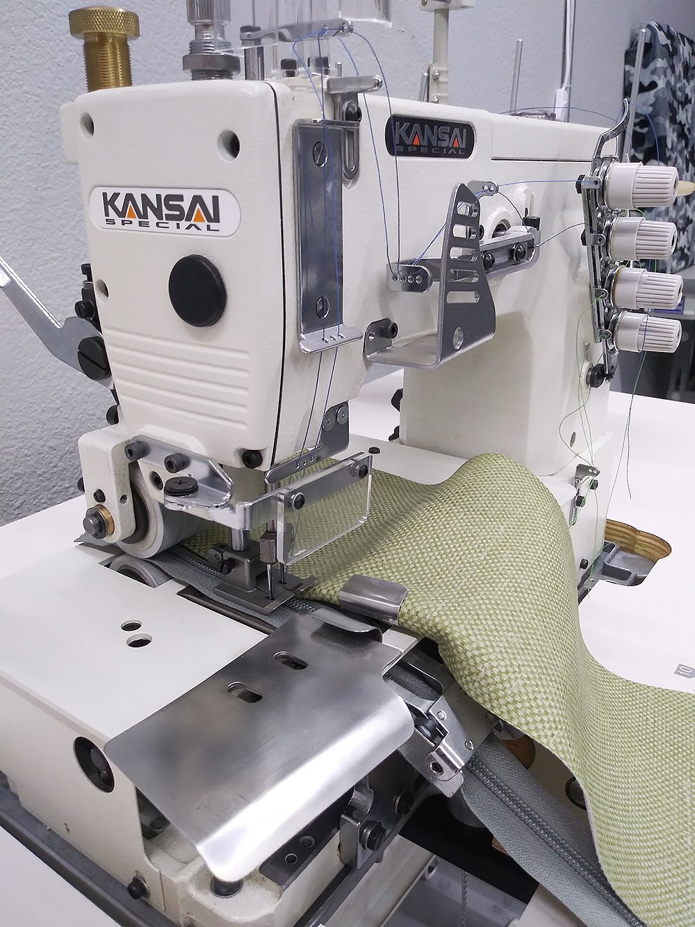 KANSAI SPECIAL Two Needle Zipper Sewing Machine for Outdoor Furniture and Cushions