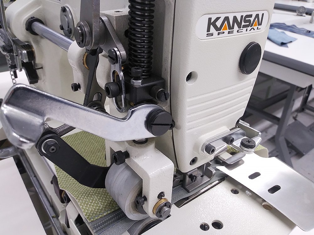 KANSAI SPECIAL Two Needle Zipper Sewing Machine for Outdoor Furniture and Cushions