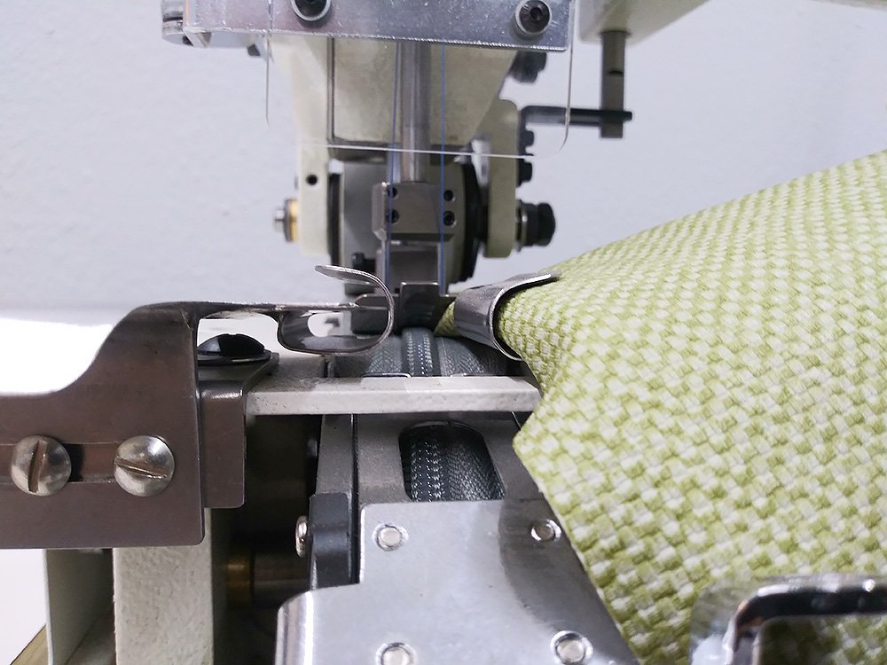 KANSAI SPECIAL Two Needle Zipper Sewing Machine for Outdoor Furniture and Cushions