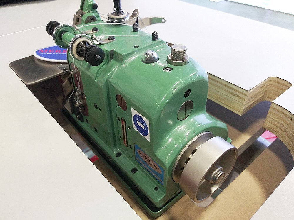 MERROW MG-3U Emblem Edge Sewing Machine