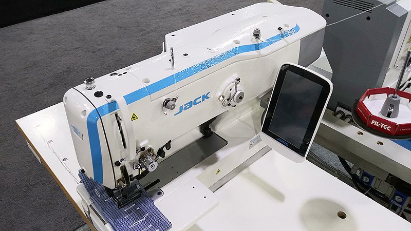 JACK JK-T1790G Electronic Button Hole Sewing Machine