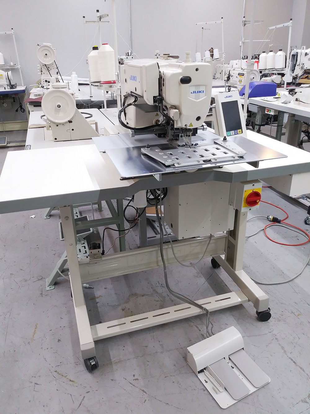 JUKI AMS-210EN-2210HL Pattern Sewing Machine with 8.5" x 4" Sewing Field