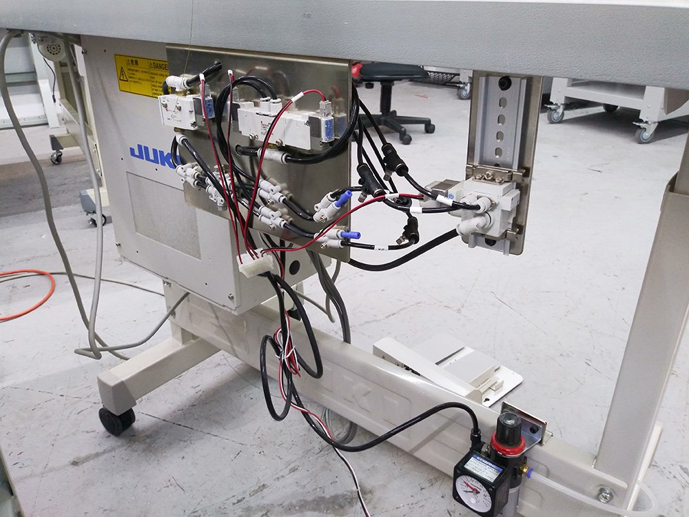 JUKI AMS-210EN-2210HL Pattern Sewing Machine with 8.5" x 4" Sewing Field