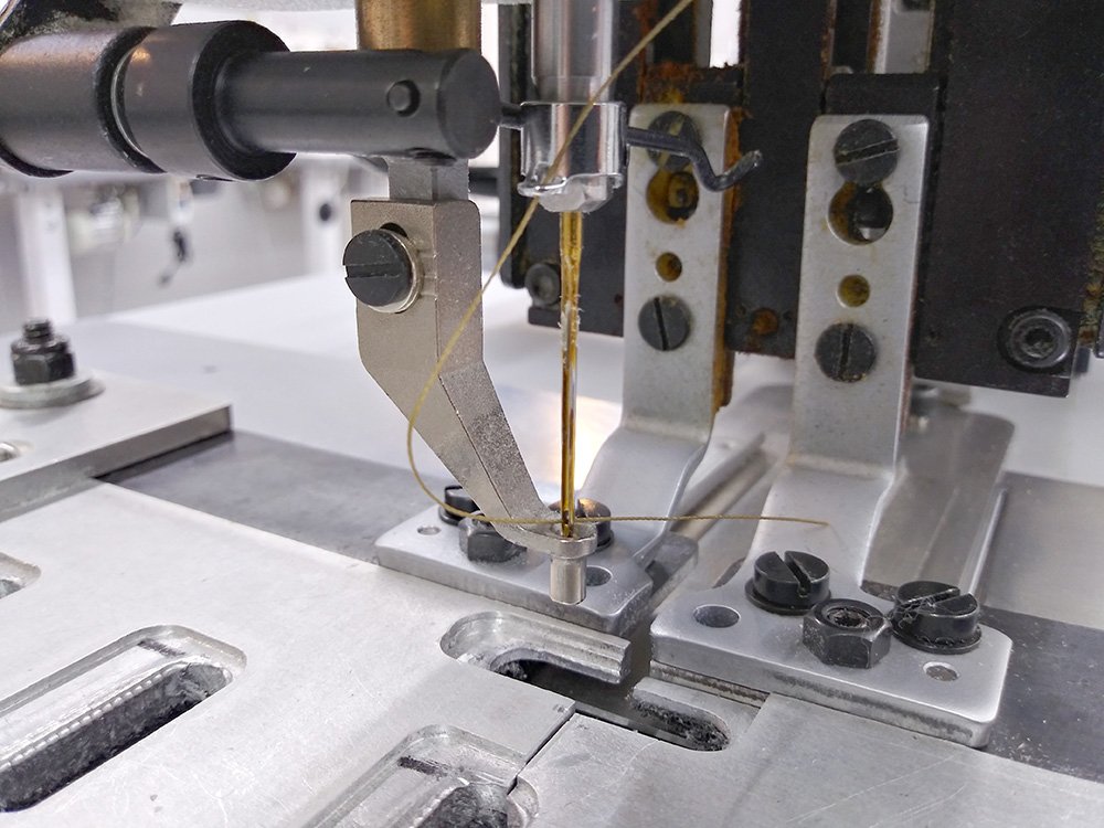 JUKI AMS-210EN-2210HL Pattern Sewing Machine with 8.5" x 4" Sewing Field