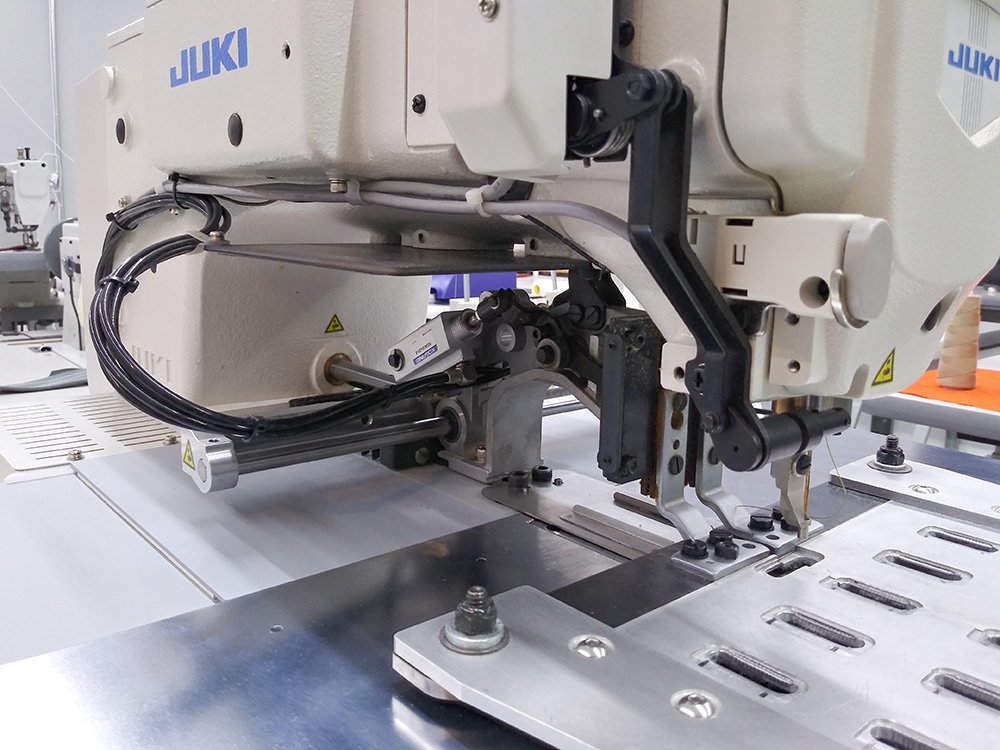 JUKI AMS-210EN-2210HL Pattern Sewing Machine with 8.5" x 4" Sewing Field