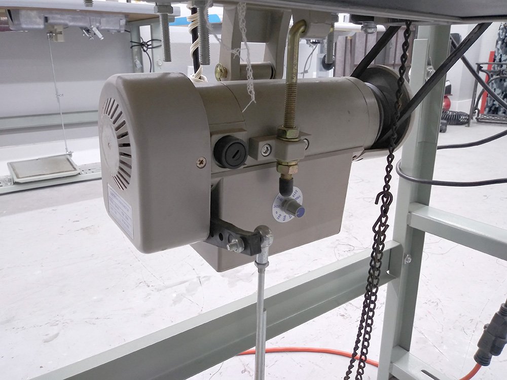 SIRUBA Five Thread Industrial Serger