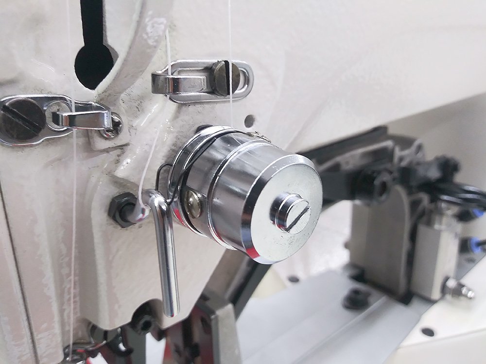 KINGMAX GT-1906BH Box X Sewing Machine for 2" Wide Webbing with On Board Programming