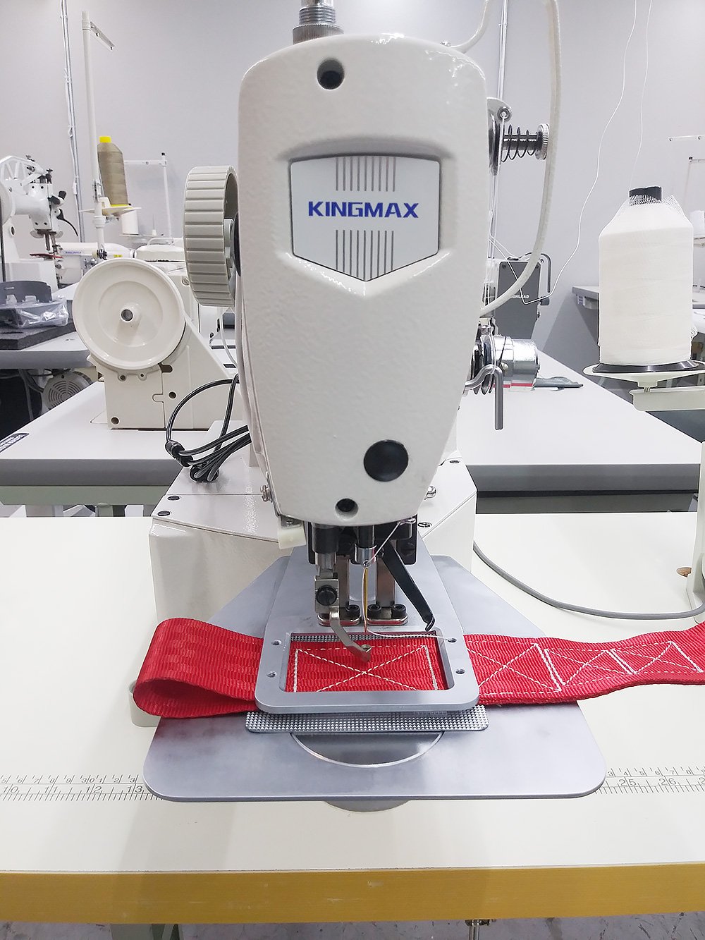KINGMAX GT-1906BH Box X Sewing Machine for 2" Wide Webbing with On Board Programming