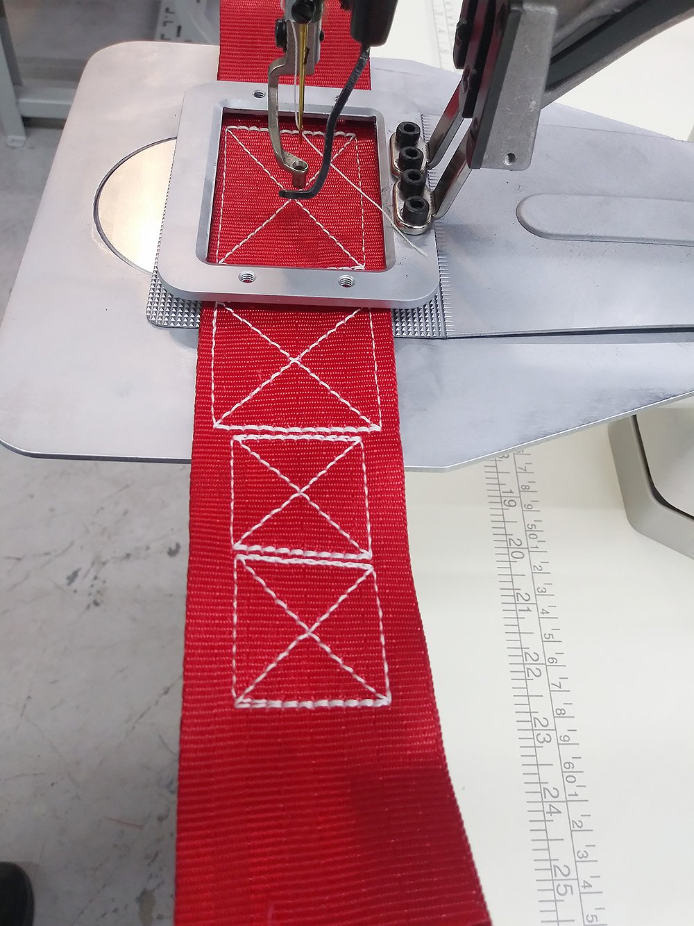 KINGMAX GT-1906BH Box X Sewing Machine for 2" Wide Webbing with On Board Programming