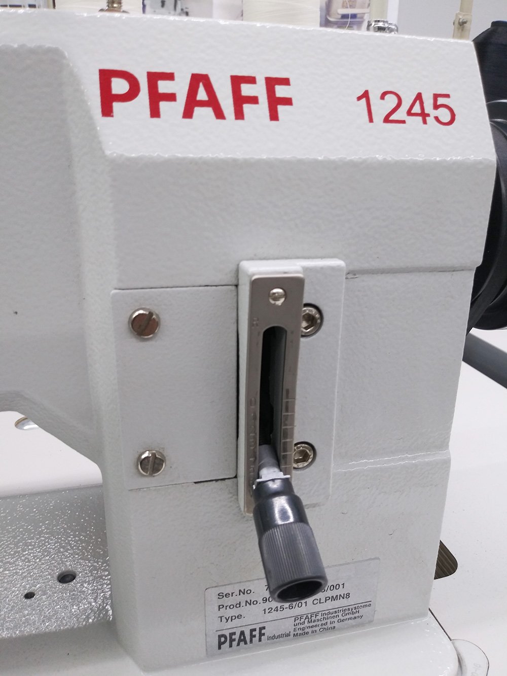 PFAFF 1245 Upholstery Sewing Machine