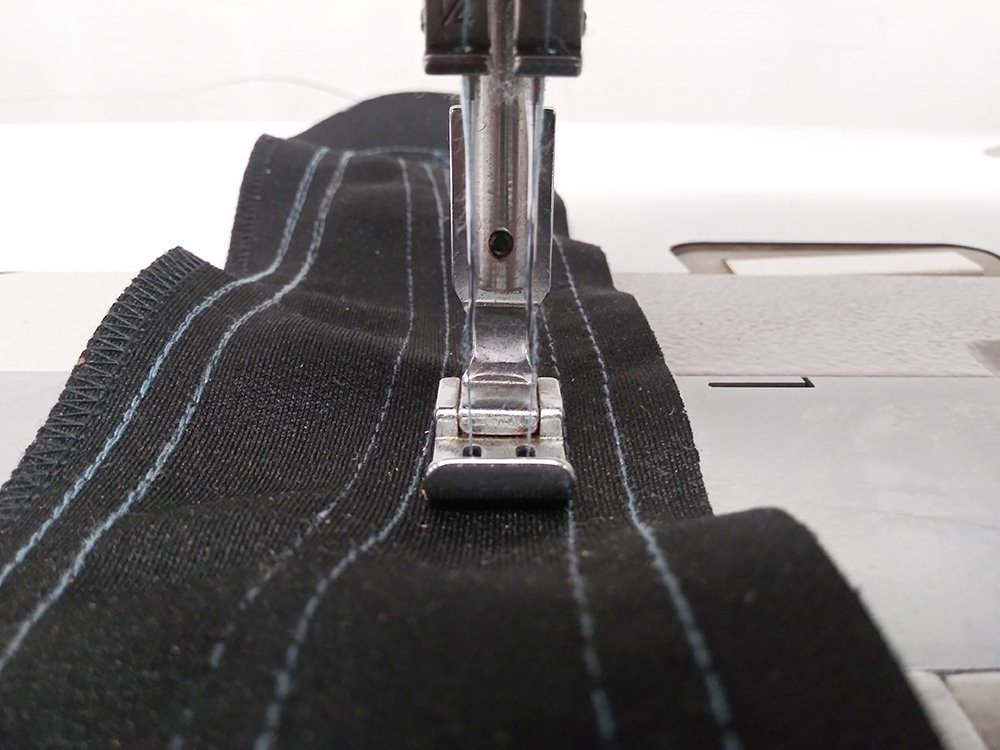 MITSUBISHI LT2-2240 Split Bar Double Needle Sewing Machine