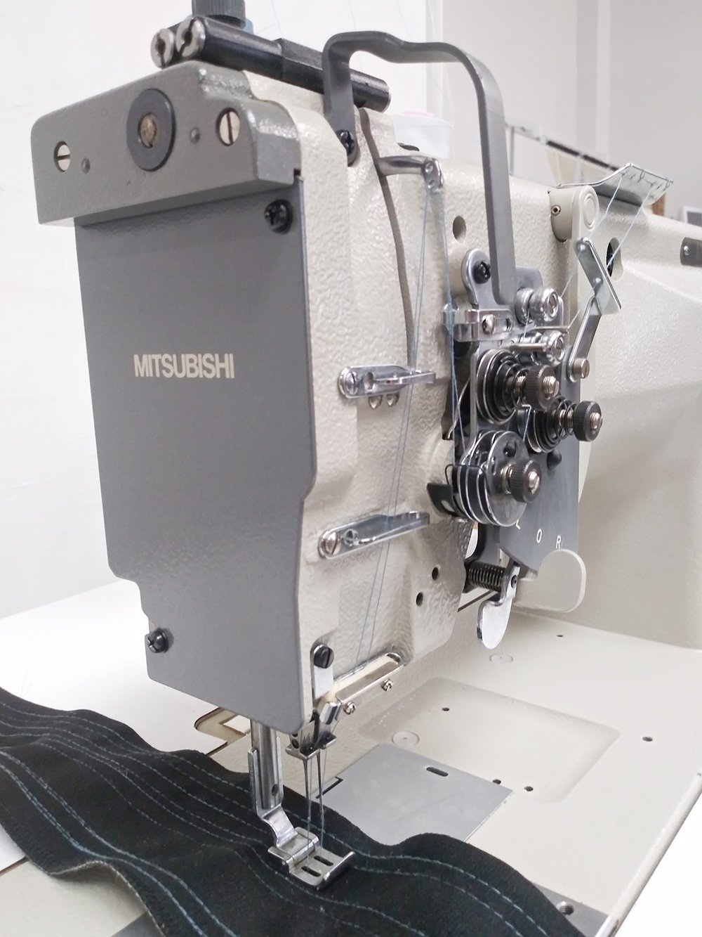 MITSUBISHI LT2-2240 Split Bar Double Needle Sewing Machine