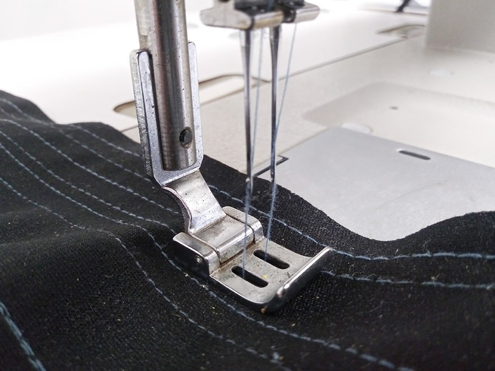 MITSUBISHI LT2-2240 Split Bar Double Needle Sewing Machine