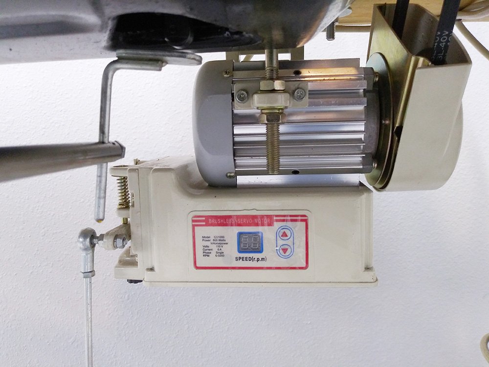 CONSEW 339RB-3 Double Needle Walking Foot Sewing Machine