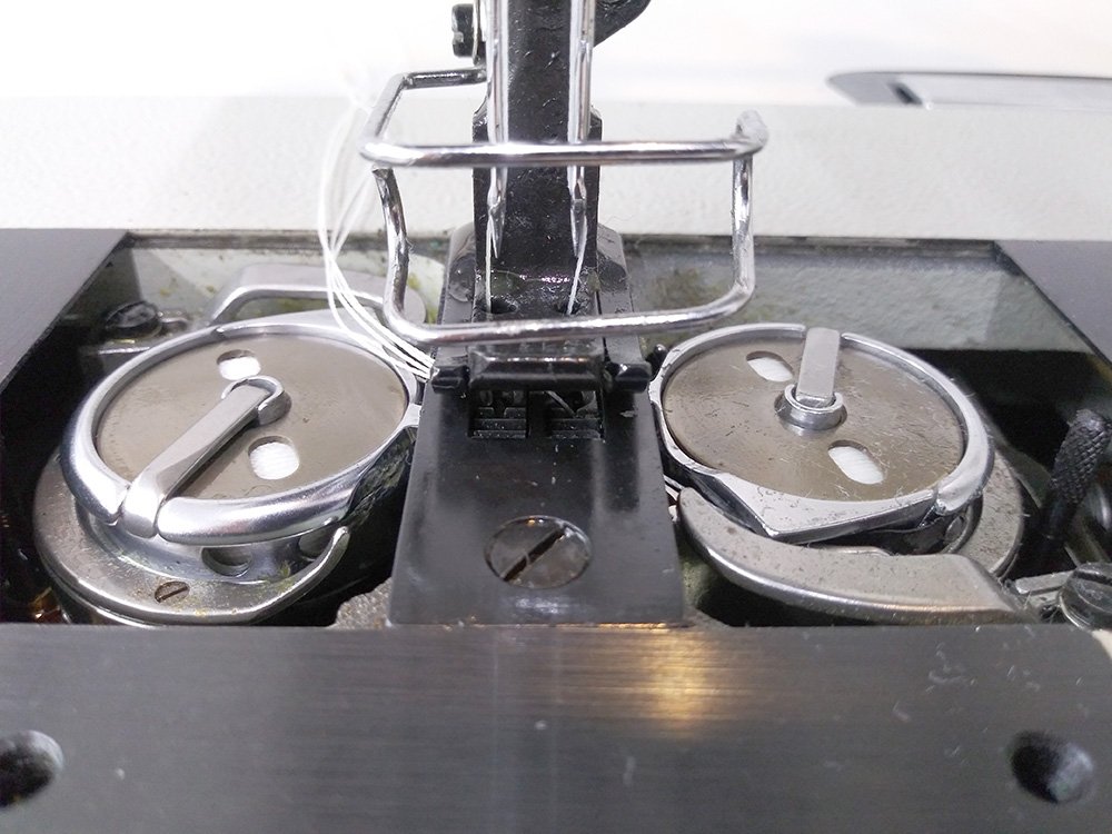 CONSEW 339RB-3 Double Needle Walking Foot Sewing Machine