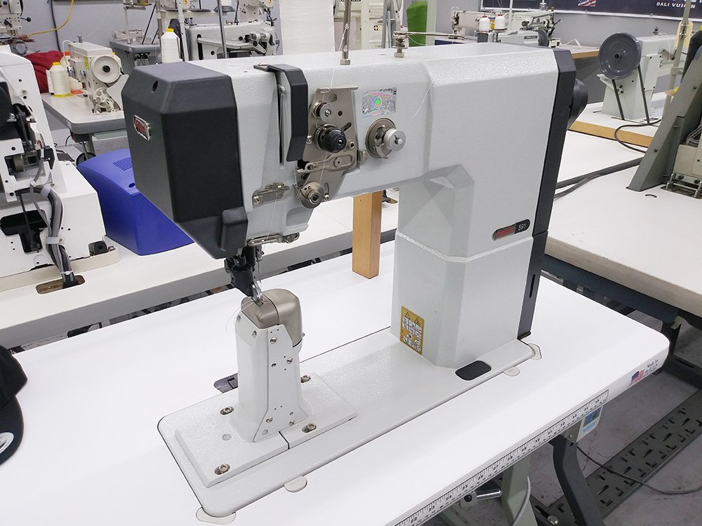 PFAFF 591 Top and Bottom Feed Roller Foot Post Bed Sewing Machine
