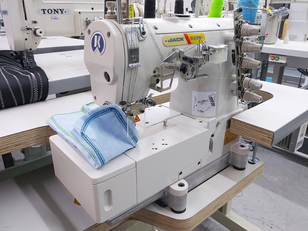 JACK 8569 Coverstitch Sewing Machine with Direct Drive