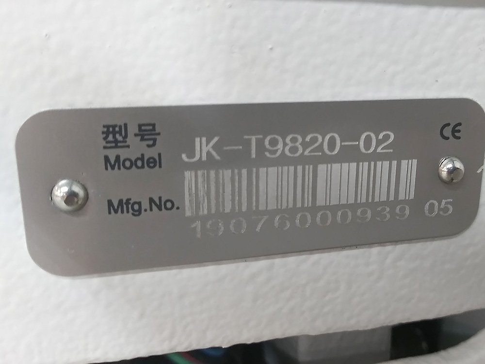 JACK JK-T9820-02 Electronic Key Hole Sewing Machine