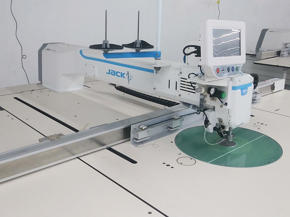 JACK MX-100A Large Field Pattern Sewing Machine