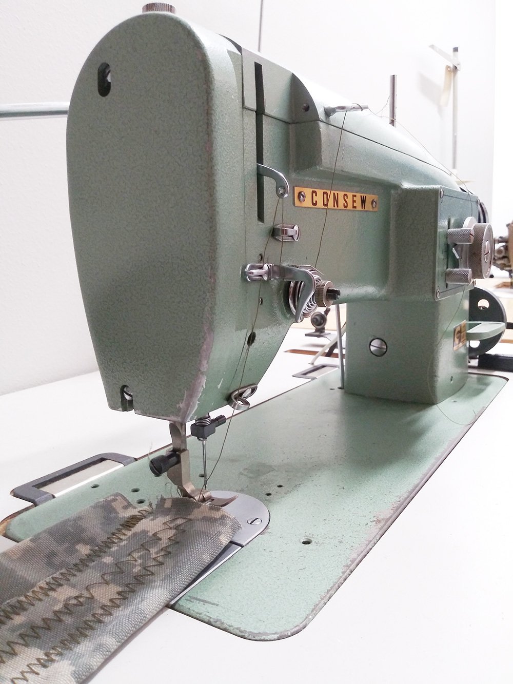 CONSEW 146RB Walking Foot Zig Zag Sewing Machine